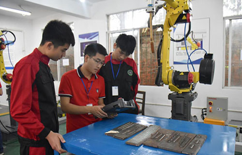 四川锅炉高级技工学校