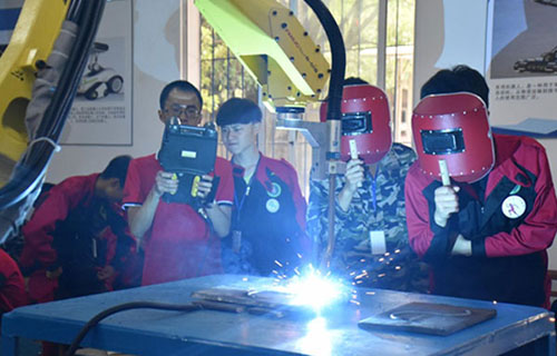 四川锅炉高级技工学校